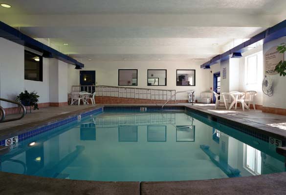 Holiday Inn Express - 