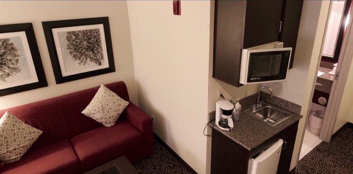 Holiday Inn Express - 