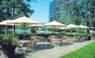 Lakeside Bistro Patio