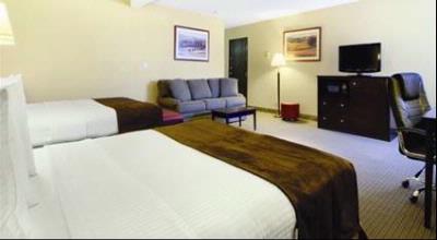 Best Western Mccarran Inn - Superior Suite With 2 Queen Beds And A Pullout Sofa. Sleeps 6.