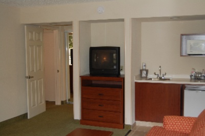 Hampton Inn Ocala - Double Queen Suite Part 2