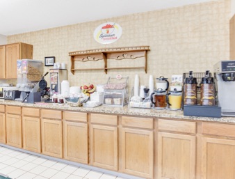 Super 8 Motel - 