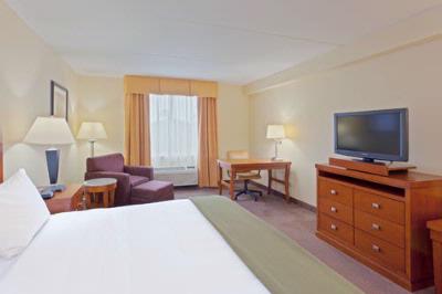 Holiday Inn Express Lobby