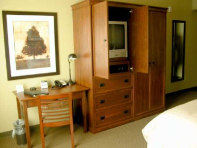 Feather Falls Casino & Lodge - Deluxe Rooms Are Beautiful And Well-appointed.