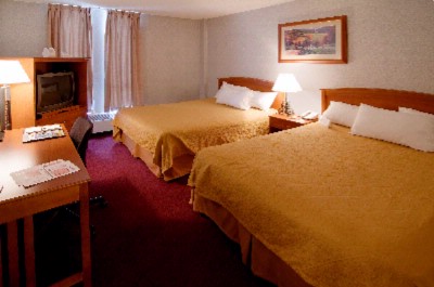 Quality Hotel Airport & Conference Centre - Newly Redecorated Queen Guest Bedroom