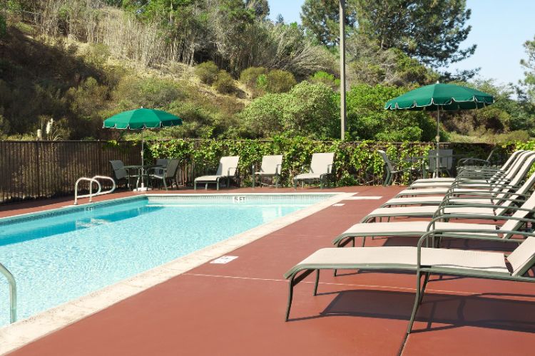 Days Inn Encinitas Moonlight Beach - Comlimentary Continental Breakfast