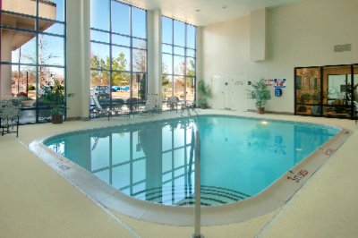 Hampton Inn Hull Street - Luxurious Indoor Heated Pool