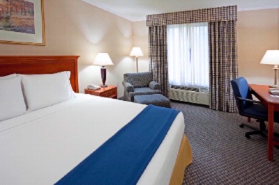 Holiday Inn Express Hotel & Suites - Indoor Pool / Jacuzzi