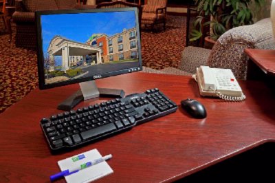 Holiday Inn Express Hotel & Suites - Fitness Center