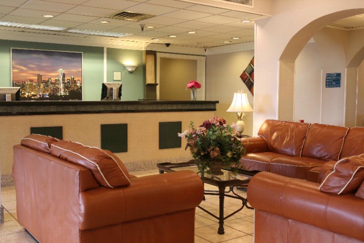 La Quinta Lynnwood - Front Desk