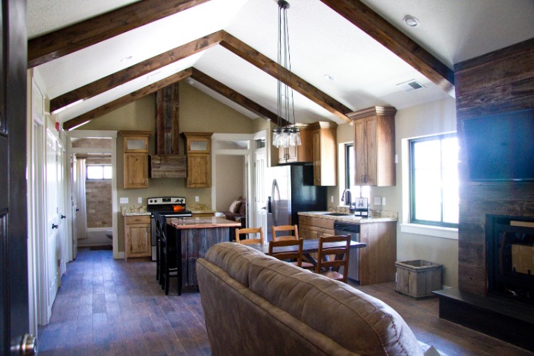 Aspenwood Manor - 