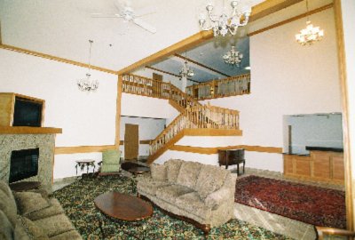 Best Western / Pioneer Inn & Suites - Up Scal Lobby