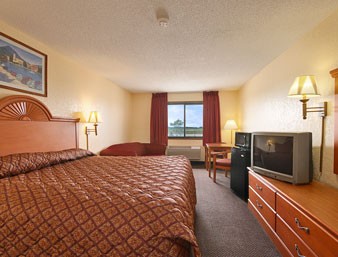 Days Inn & Suites - Business King Bed Room