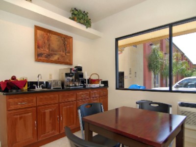 Rodeway Inn & Suites - Breakfast Area