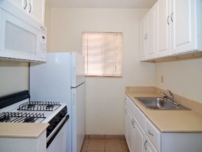 Rodeway Inn & Suites - Full Kitchenette
