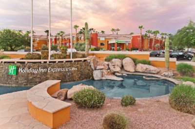 Holiday Inn Express Hotel & Suites - 