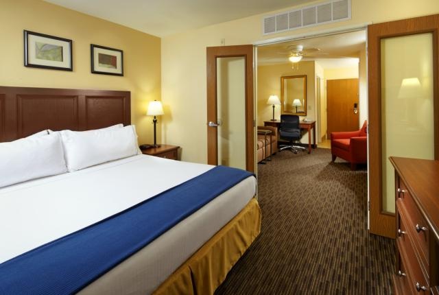 Holiday Inn Express Hotel & Suites - Pool