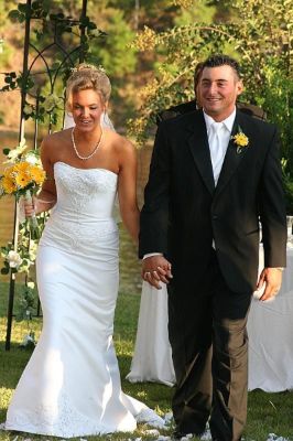 Holiday Inn West on the Waterway - Outside Wedding Ceremony