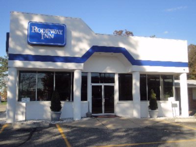 Econo Lodge Macarthur Airport - 