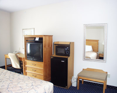 Holiday Inn Express & Suites - 