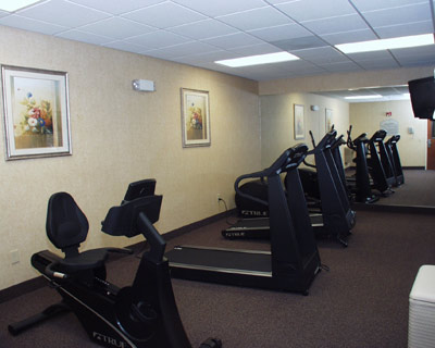 Holiday Inn Express & Suites - 