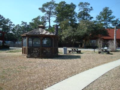 Gazebo & Picnic/bar-b-q Area