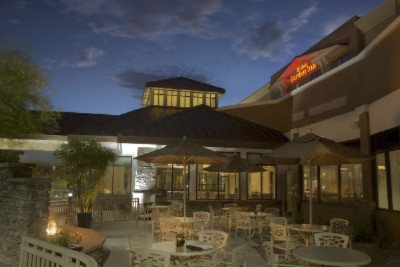 Hilton Garden Inn Phoenix North Happy Valley - Patio Area Near Lounge