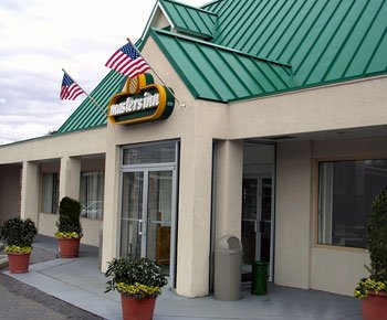 Masters Inn - Exterior 2