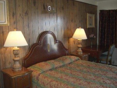 Travel Inn & Suites - 