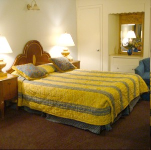 Travel Inn & Suites - 