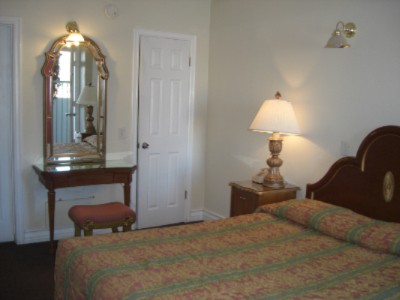 Travel Inn & Suites - 