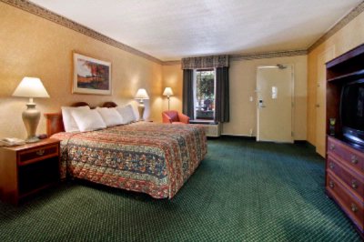 Ramada Hotel & Conference Center York Pa - 