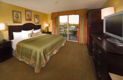 Embassy Suites Fort Lauderdale - King Suite With Balcony