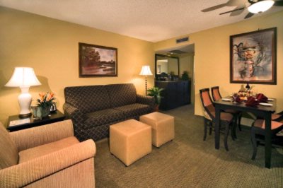 Embassy Suites Fort Lauderdale - Living Room Of Double Bedded Suite