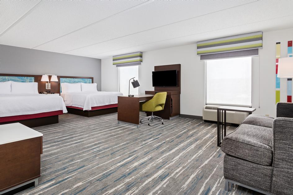 Hampton Inn & Suites - King Suite With Sofa Sleeper