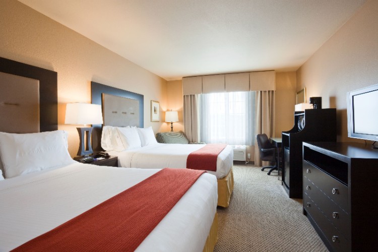 Holiday Inn Express Hotel & Suites - 