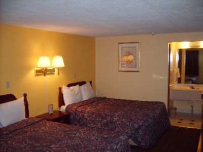 Knights Inn Columbus East - 