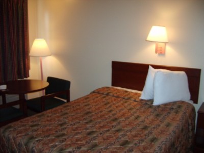 Knights Inn Columbus East - 