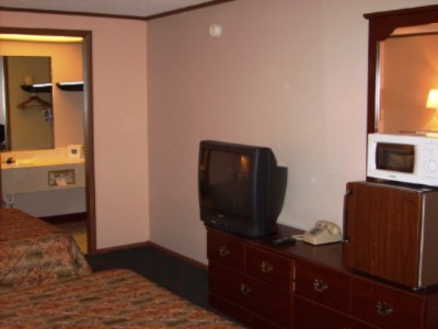 Knights Inn Columbus East - 