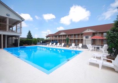 Econo Lodge - 