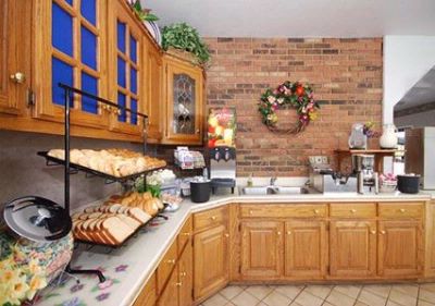 Econo Lodge - 