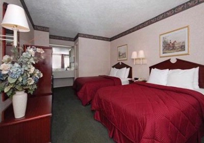 Econo Lodge - 