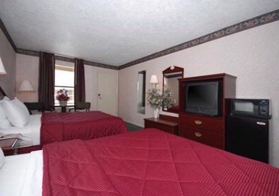 Econo Lodge - 