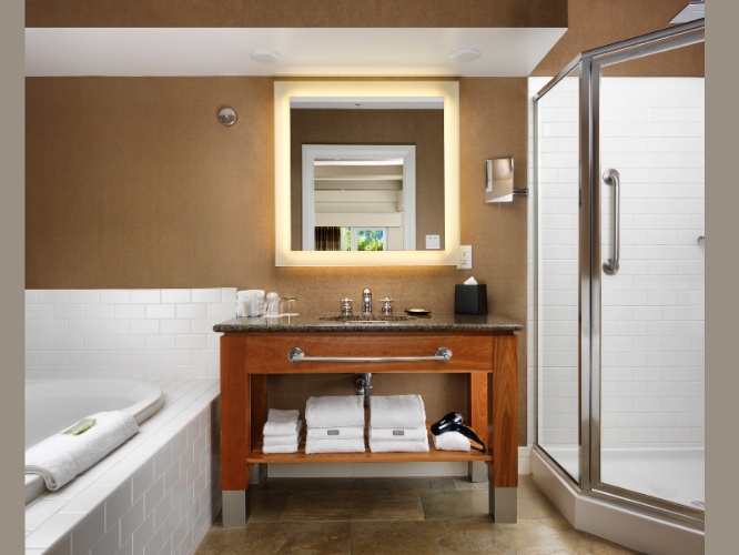 Westin Bear Mountain Victoria Golf Resort & Spa - Jack's Place - Pub Style Fare