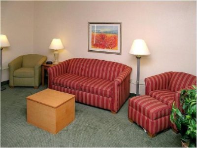 La Quinta Inn & Suites - 