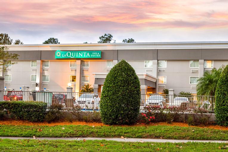 La Quinta Inn & Suites - 