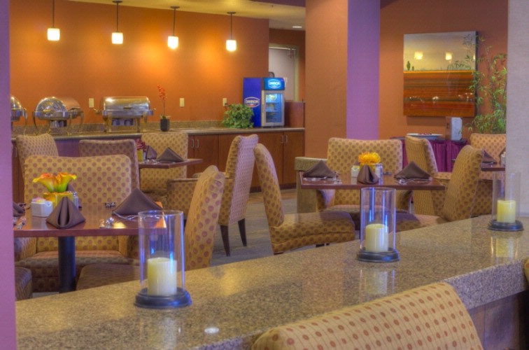 Holiday Inn Downtown North - Front Desk