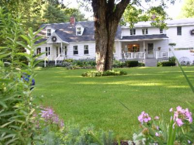 The Buttonwood Inn On Mount Surprise