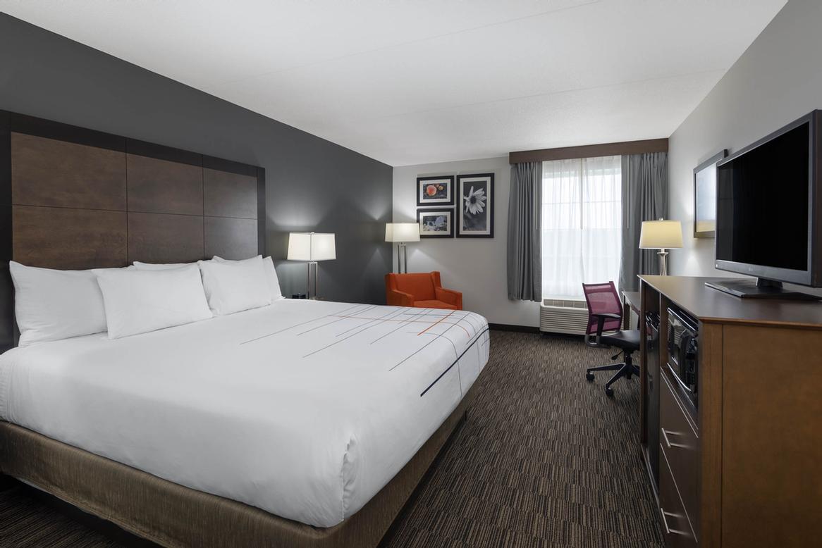 Room With King Bed