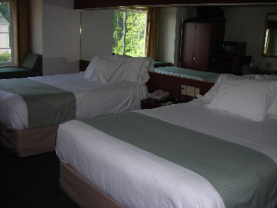 2 Queen Beds